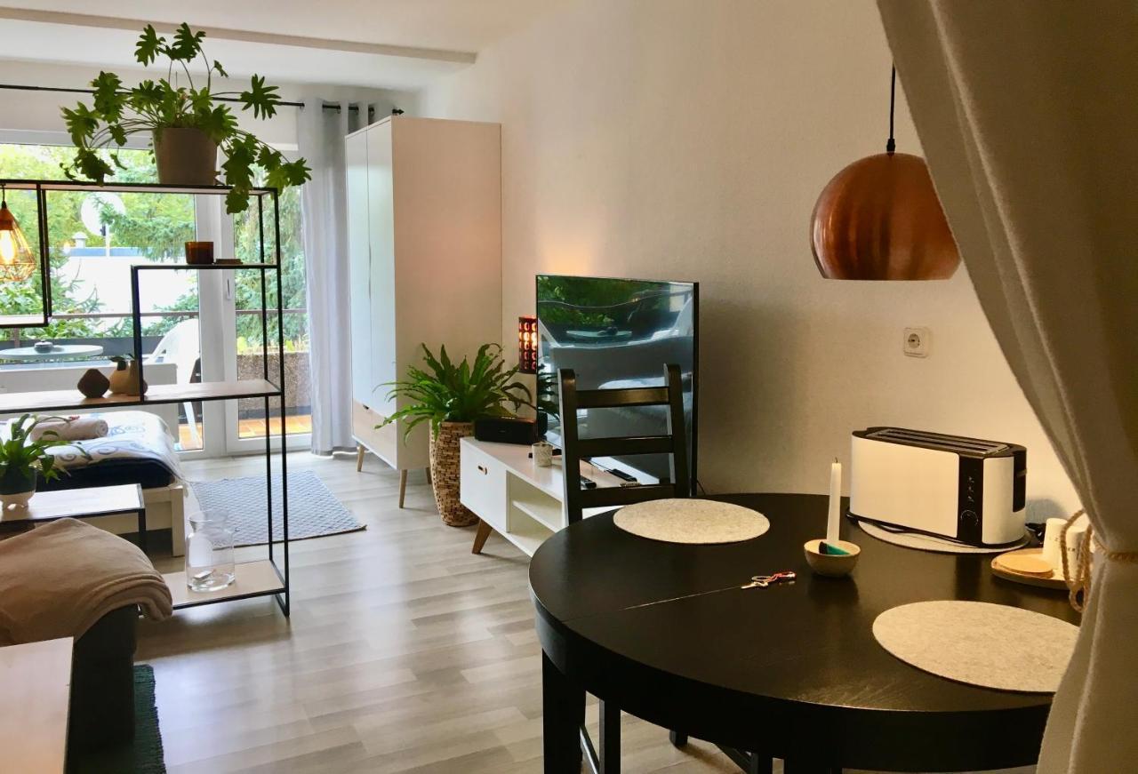 'Das Kleine Feine' - Ruhige, Helle Ferienwohnung Mit Parkplatz Und Balkon Pforzheim Exterior foto